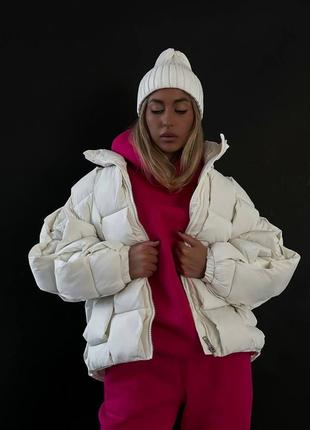 Женская стильная молочная стильная в новом дизайне зимняя куртка 2024