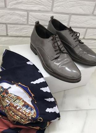 Bally шкіряні туфлі 40