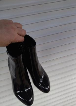 Жіночі чорні лакові черевикіі на підборах на байці4 фото