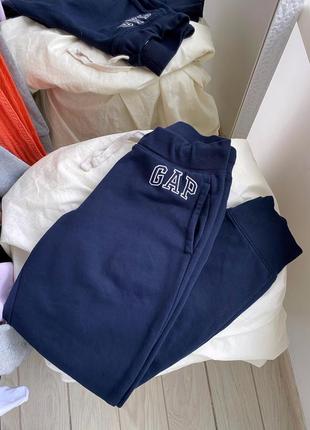 Спортивные штаны gap