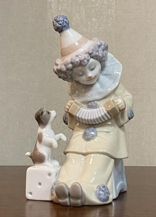 Порцелянова статуетка lladro «клоун п'єро з цуценям і гармонією».8 фото