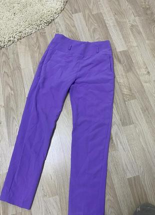 Фиолетовые брюки4 фото