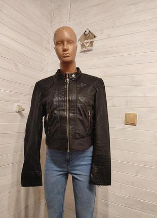 Красива шкіряна курточка, з натуральної шкіри m+_