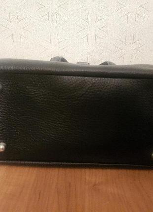 Чорна шкіряна сумочка з двума ручками італія2 фото