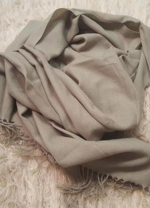 Оливковый шарф, платок, палантин с бахрамой1 фото
