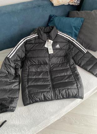 Новий тонкий пуховик adidas. з бірками . тепла зима , осінь-весна .