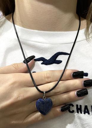 Оригінальний подарунок дівчині - натуральний камінь лазурит кулон у формі сердечка на брелоку в коробочці8 фото