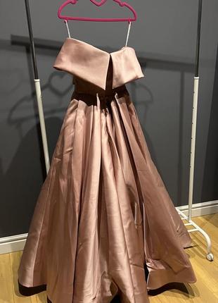 Вечірня сукня