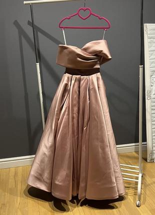 Вечірня сукня