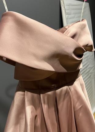 Вечірня сукня