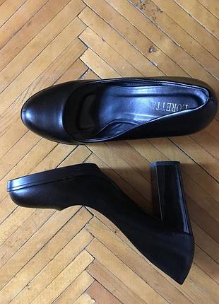 Туфли на устойчивом каблуке