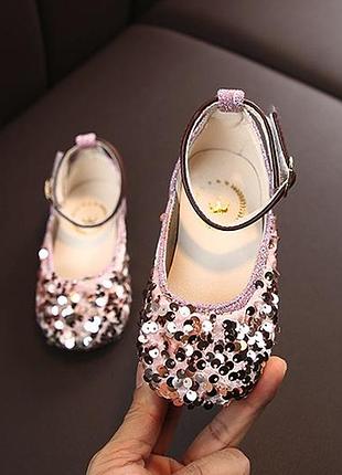 Шикарные нарядные туфли на девочку 3