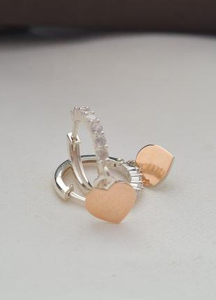 Серьги конго из серебра с сердечками с золотыми напайками и фианитами3 фото