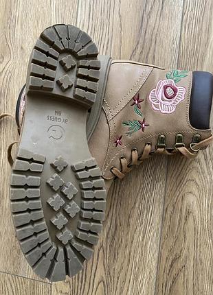 Черевики guess розмір 6. 2