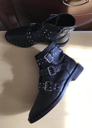 Стильные ботинки stradivarius