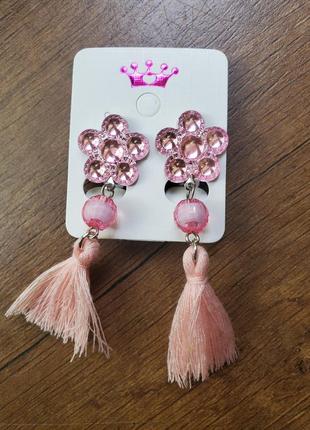 Дитячі кліпси для вух сережки гарні для дівчинки дівчат прикраси біжутерія обманки рожеві квіточки з китицями вісюльки2 фото