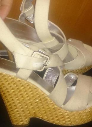 Стильні бежеві босоніжки р39 banana repiblic