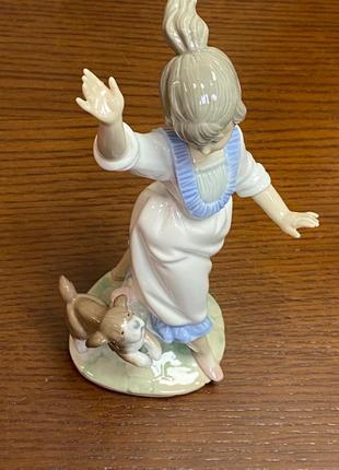 Фарфоровая статуэтка lladro «дитя среды».9 фото