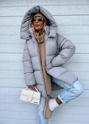 Женская зимняя стеганая куртка в стиле oversize со съемным капюшоном размеры 42/528 фото