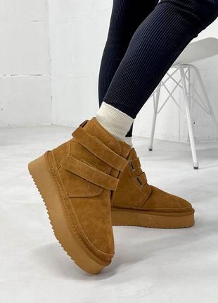 Женские угги на липучках из натуральной замши в цвете camel