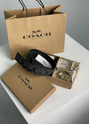 Чорний шкіряний брендований ремінь coach