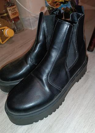 Жіночі демісезонні шкіряні челсі