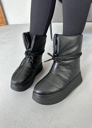 Жіночі зимові дутики чорні шкіряні на хутрі чоботи дуті на платформі теплі (bon)