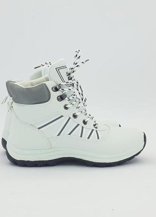Продам женские зимние теплые удобные ботинки