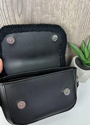Женская мини сумочка клатч барашок с натуральным мехом, маленькая сумка с меховой окантовкой барашек черный7 фото