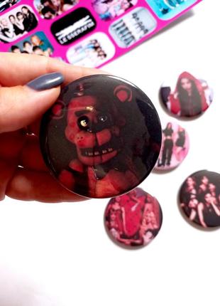 Значки fnaf п'ять ночей у фредді значок