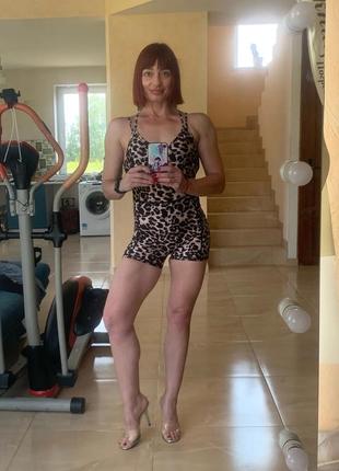 Спортивный комбинезон