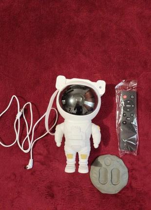Проектор ночник астронавт