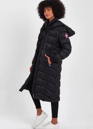 Куртка пуховик в стиле canada goose с капюшоном длинная дута черная синяя зима