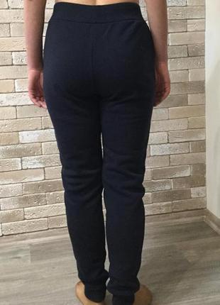 Теплі якісні спортивні штани на флісі .3 фото