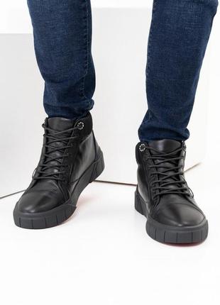 Чорні зимові черевики з натуральної шкіри на хутрі