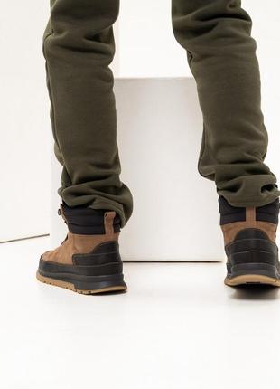 Коричневі теплі черевики з натуральної шкіри