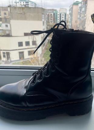 Ботинки мартинс (dr.martens) черные на платформе женские6 фото