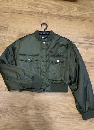 Куртка бомбер хаки gina tricot s укороченная