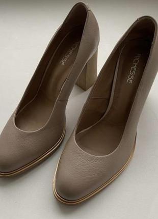 Кожаные туфли