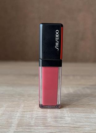 Блиск для губ shiseido lacquer ink lip shine1 фото