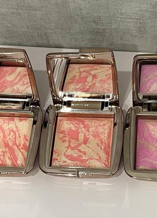 Румяна hourglass ambient lighting blush7 фото