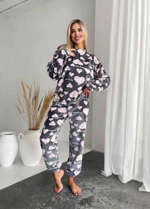 Махровая теплая женская пижама двойка кофта и штаны норма и большие размеры принт сердечки домашняя одежда