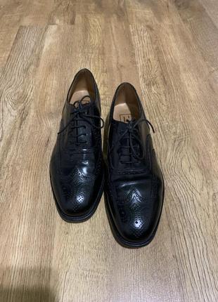 Мужские туфли loake