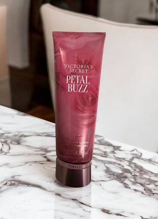 Лосьон для тела victoria secret petal buzz