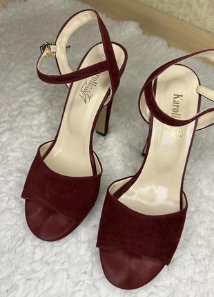 Босоніжки на підборах4 фото