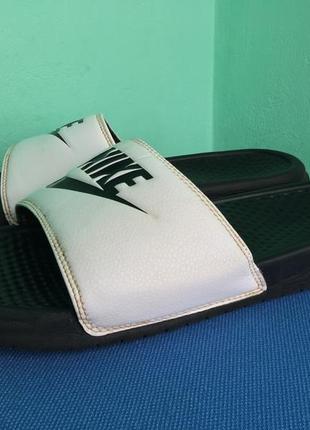 Шльопанці nike benassi jdi