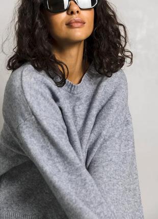 Теплый светлый женский джемпер оверсайз 42-50 размера серый6 фото