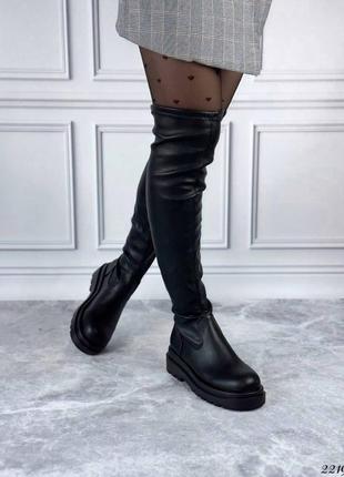 Женские зимние черные кожаные стрейчевые ботфорты чулок на низком ходу4 фото