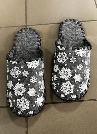 Чоловічі войлочні кімнатні капці