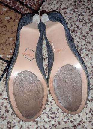 Серо-коричневые туфли clarks6 фото